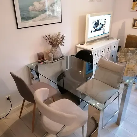 Zamet アパート リエカ